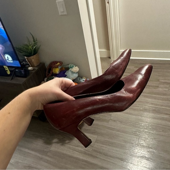 3/$20⚡️ Vintage Red Van Eli Short Heel Pointed Toe Heels Pumps Shoes - Picture 3 of 9